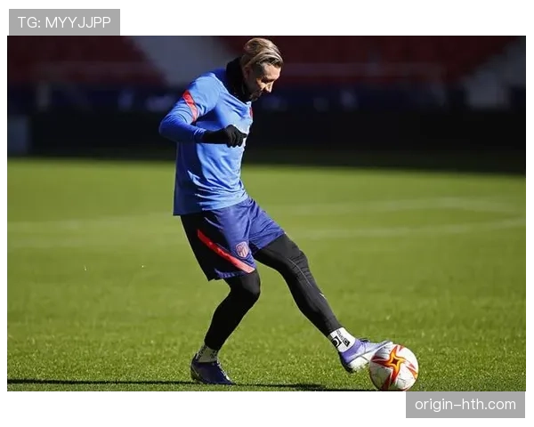 足球铁腕教头状态回暖，新战术激活年轻球员锋芒