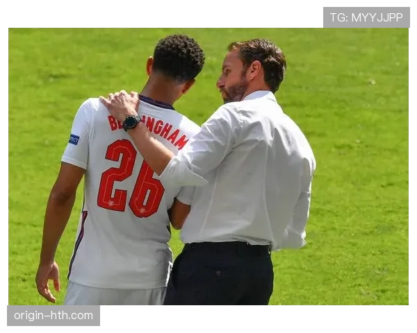 贝林厄姆历史地位解析：年轻核心的数据与荣誉匹配度